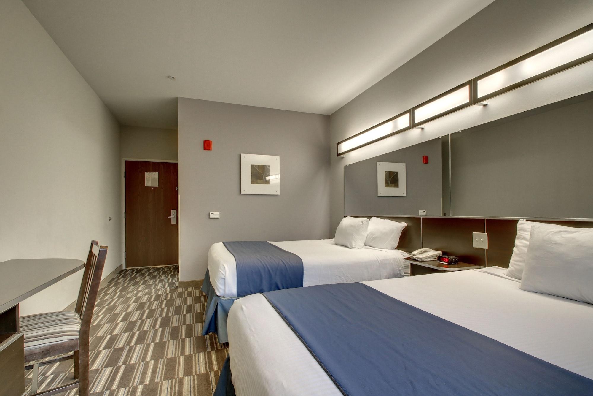 Microtel Inn & Suites By Wyndham Tuscaloosa Bagian luar foto