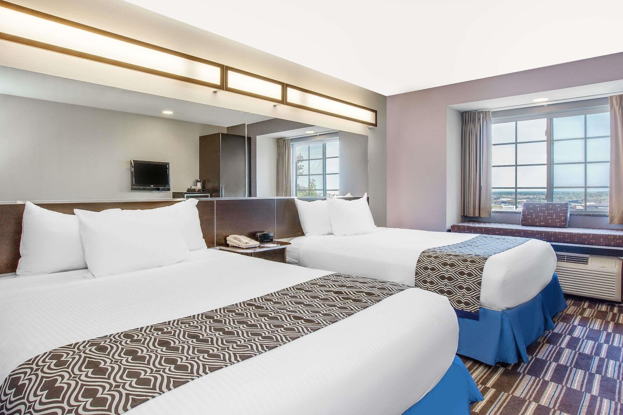 Microtel Inn & Suites By Wyndham Tuscaloosa Bagian luar foto