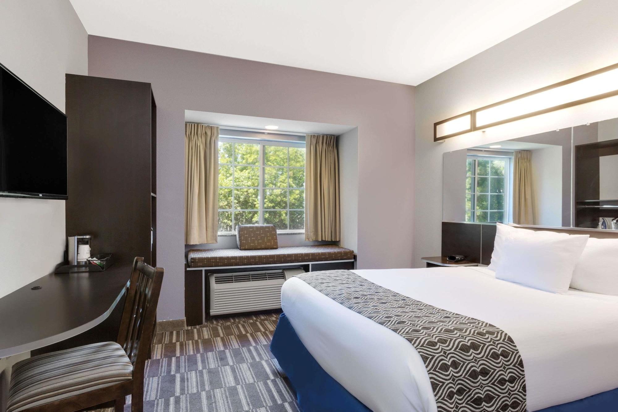 Microtel Inn & Suites By Wyndham Tuscaloosa Bagian luar foto