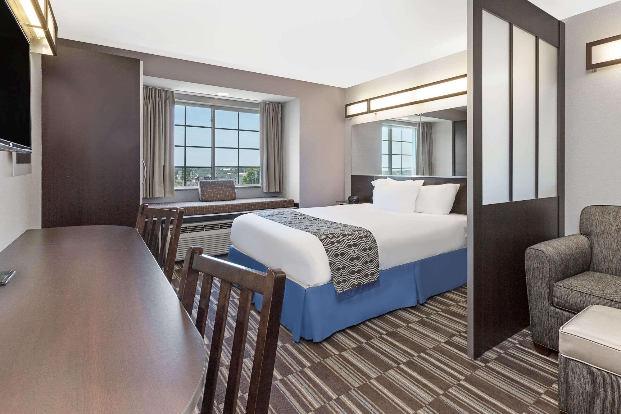 Microtel Inn & Suites By Wyndham Tuscaloosa Bagian luar foto