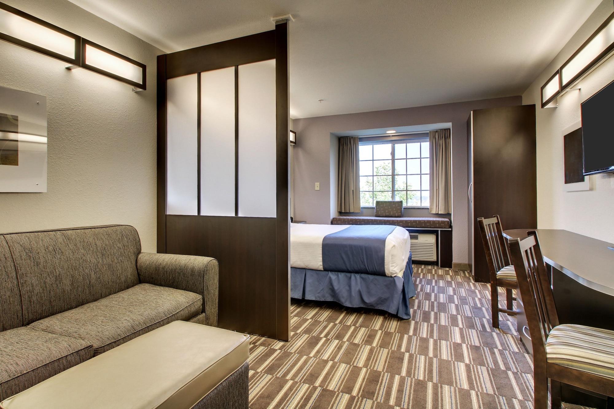 Microtel Inn & Suites By Wyndham Tuscaloosa Bagian luar foto