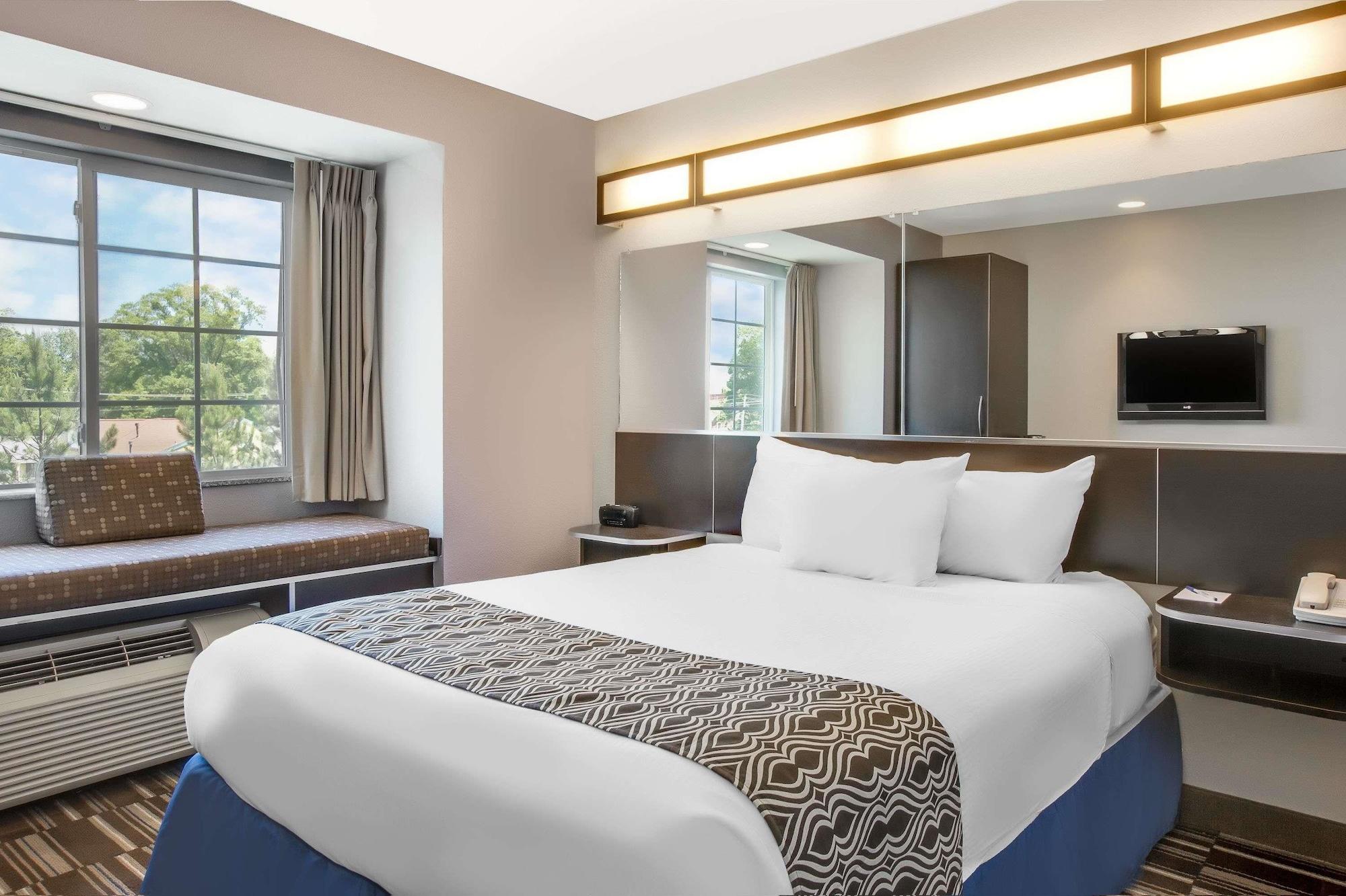 Microtel Inn & Suites By Wyndham Tuscaloosa Bagian luar foto