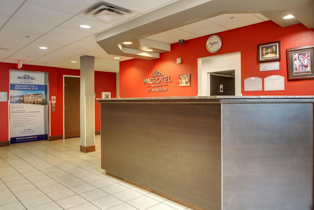 Microtel Inn & Suites By Wyndham Tuscaloosa Bagian luar foto