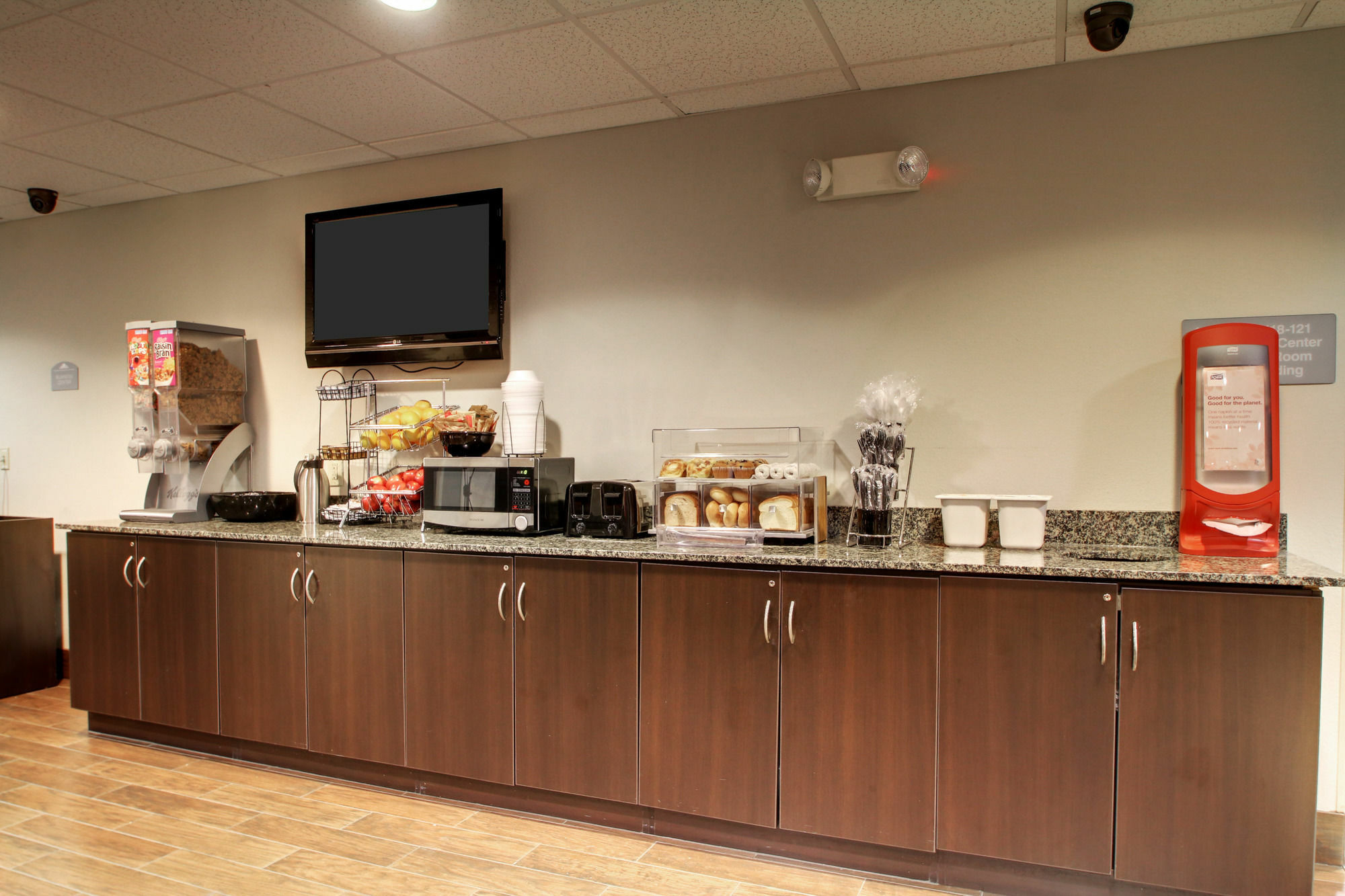Microtel Inn & Suites By Wyndham Tuscaloosa Bagian luar foto