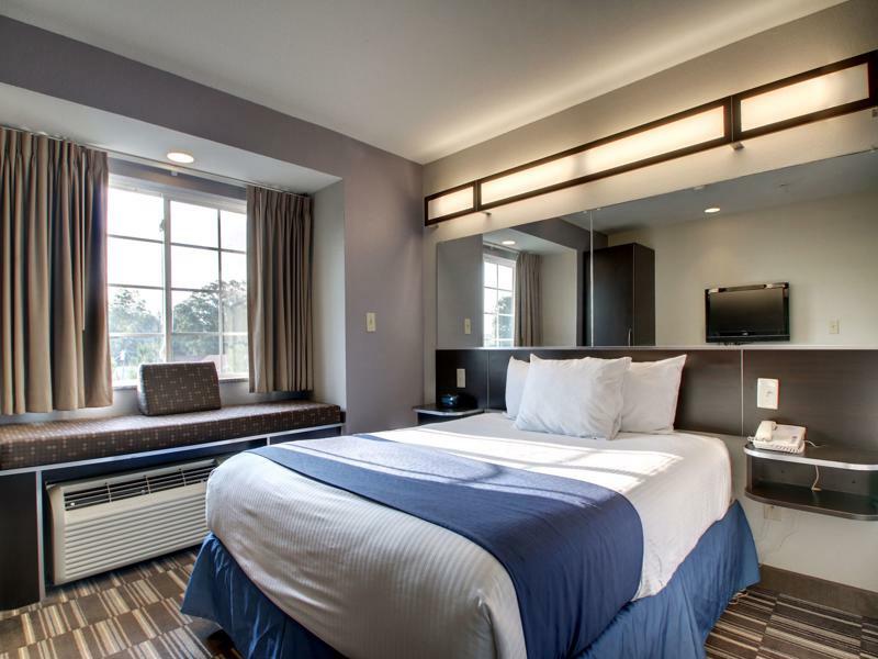 Microtel Inn & Suites By Wyndham Tuscaloosa Bagian luar foto