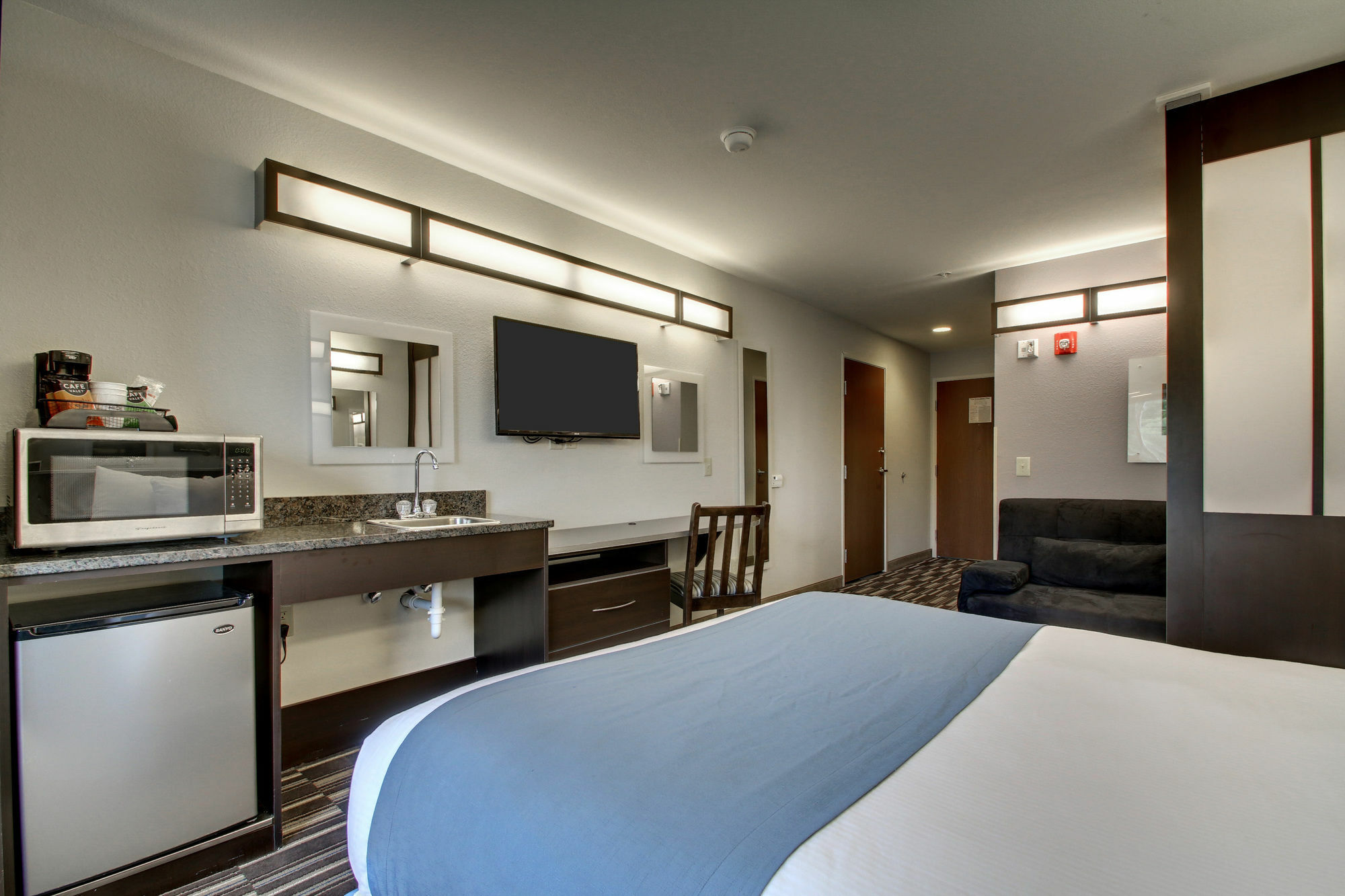 Microtel Inn & Suites By Wyndham Tuscaloosa Bagian luar foto